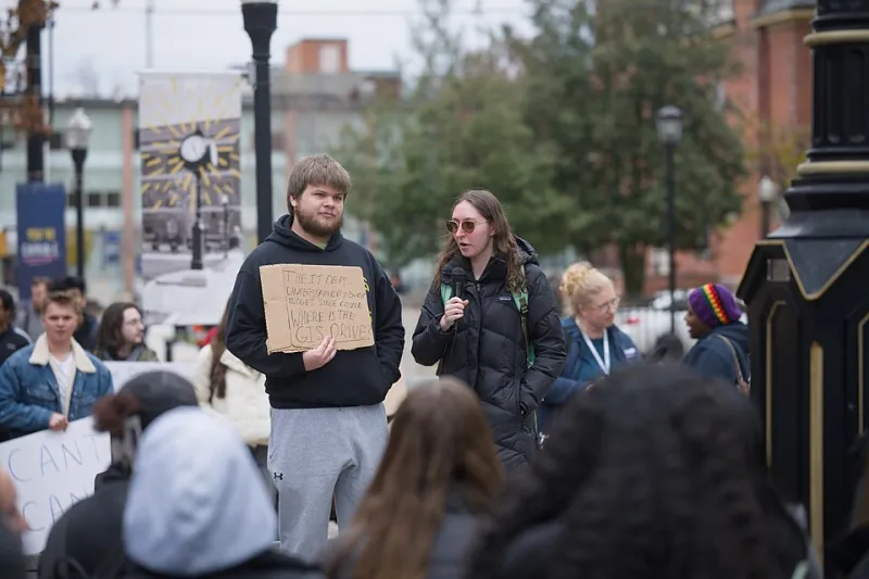 Seven Transpacific Debates: Indonesian Undergraduates Who Read the American Literature and Talked Back